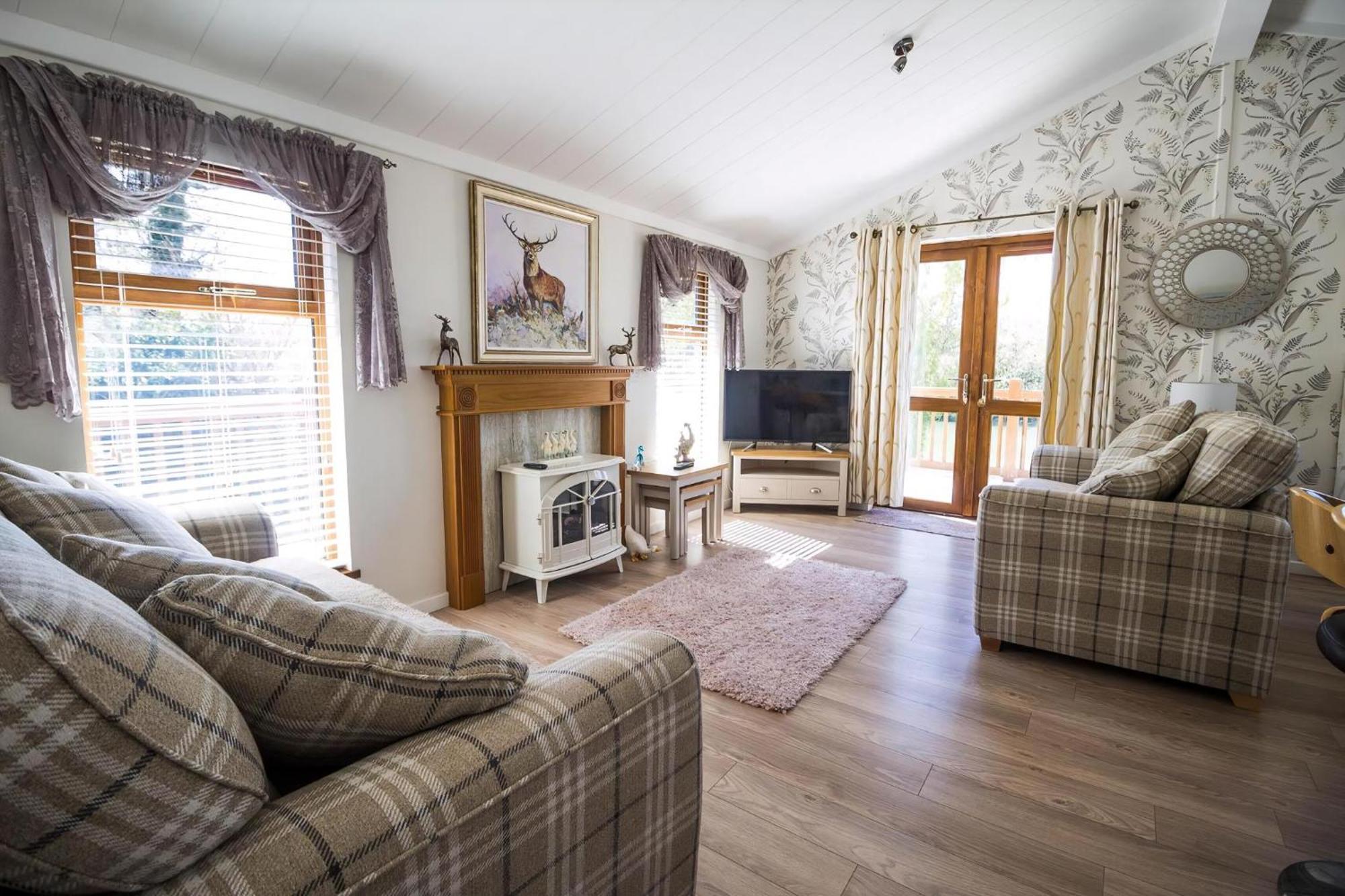 Stunning Lodge With Free Wifi For Hire At Carlton Meres In Suffolk Ref 60013M Saxmundham Exterior foto