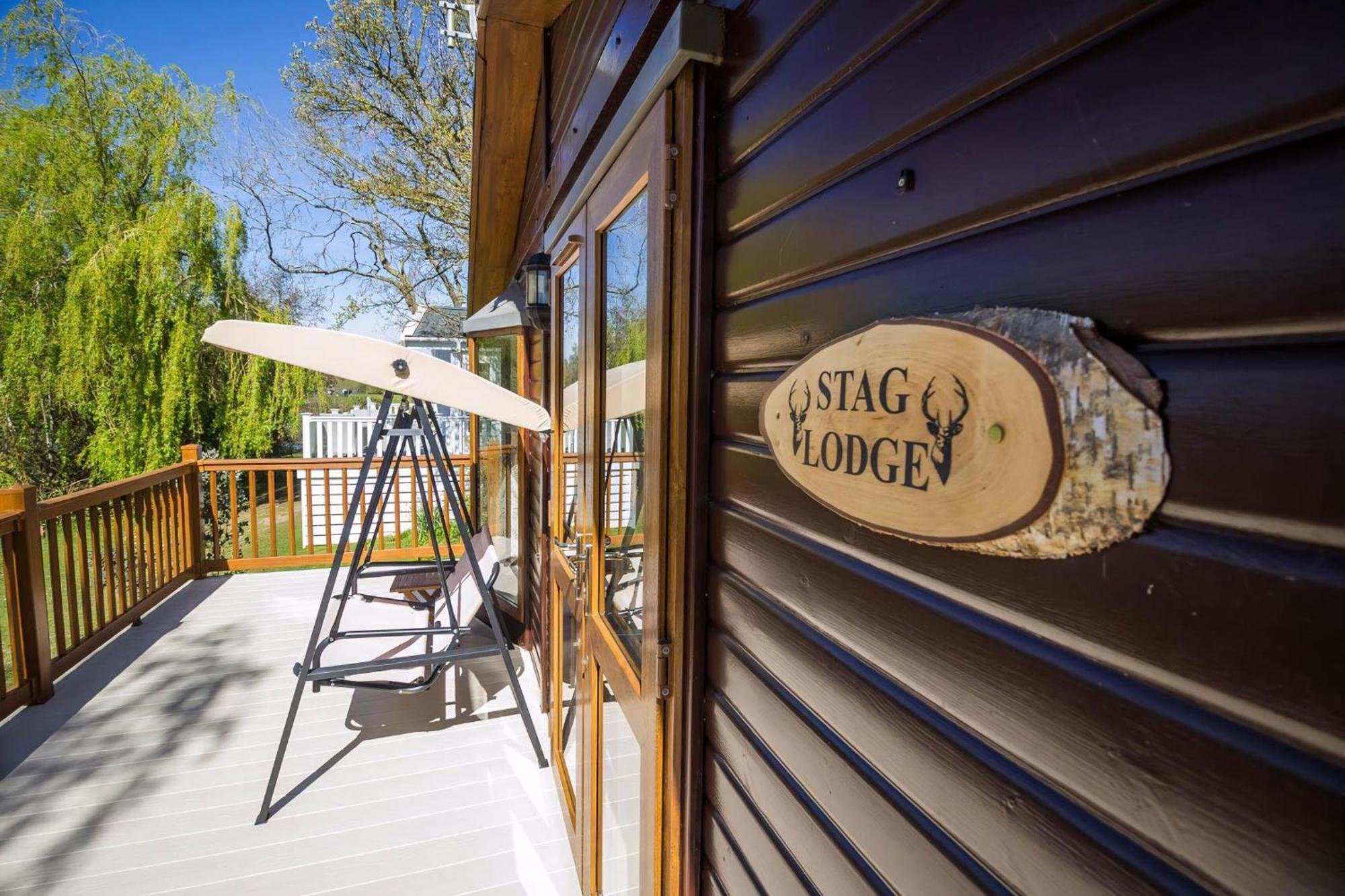 Stunning Lodge With Free Wifi For Hire At Carlton Meres In Suffolk Ref 60013M Saxmundham Exterior foto